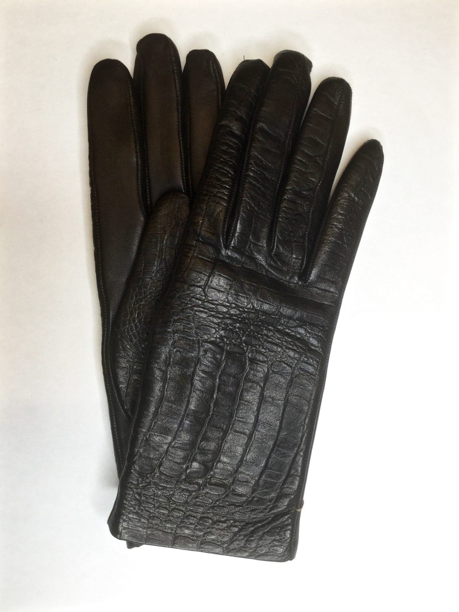 Caroline Amato / Faux Alligator Gloves / Black - Karen Allen Fiber Arts