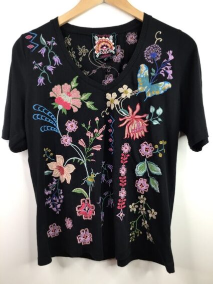 Johnny Was / Cotton / Trapunto V-Neck Tee / Maureen Black