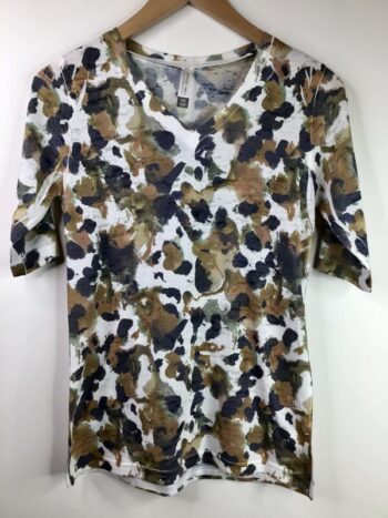 Whimsy Rose / Cotton Blend / Short Sleeve V-Neck Tee / Leo Freehand
