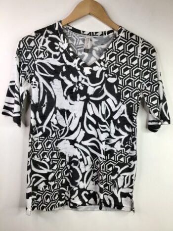 Whimsy Rose / Cotton Blend / Short Sleeve V-Neck Tee / Brookie Black