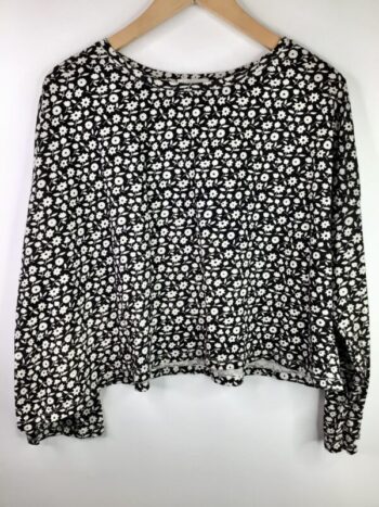 Krista Larson / Cotton Jersey / Crop Tee Long Sleeve / Black Small Flowers
