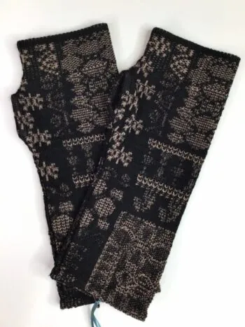 Catherine Andre / Merino Wool Blend / Border Mittens