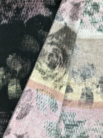 Fraas / Cashmink / Pixelated Roses Black Scarf