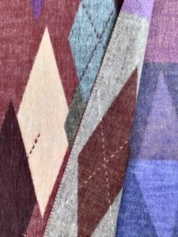 Fraas / Cashmink / Artsy Argyle Burgundy Scarf