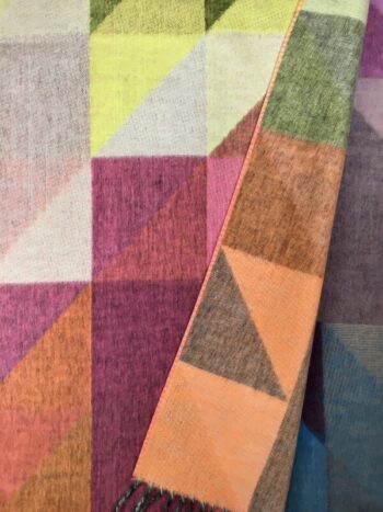 Fraas / Cashmink / Geometric Color Block Pink Scarf