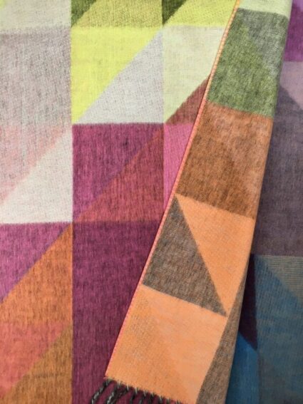 Fraas / Cashmink / Geometric Color Block Pink Scarf