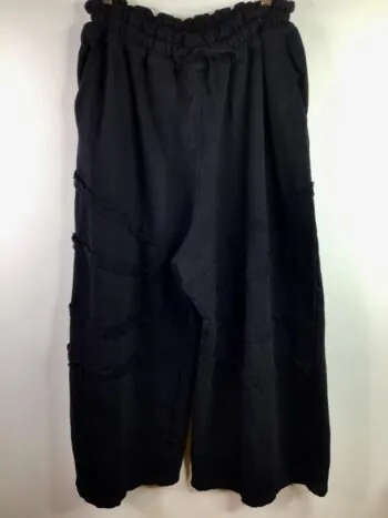 Krista Larson / Heavy Cotton Sweatshirt / Eastwood Pants Black