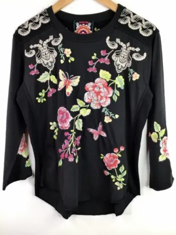 Johnny Was / Poly Cotton / Contrast Seam Tee / Maddy Black