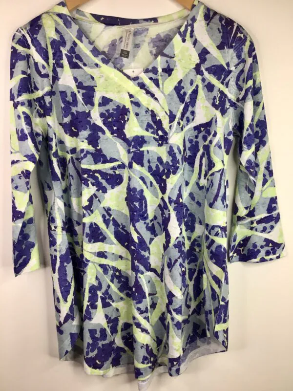 Whimsy Rose / Cotton Blend / 3/4 Sleeve V-Neck Flowy Tunic / Seagrass