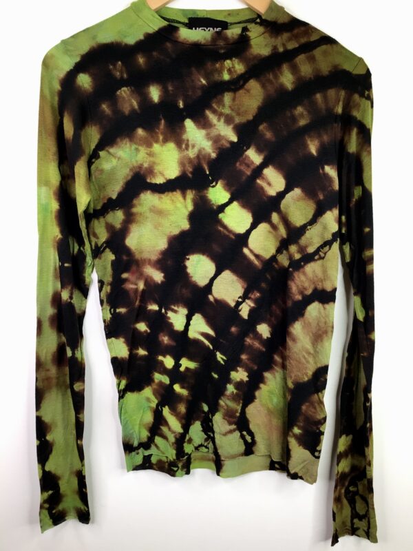 Heyne Bogut / Cashmere Micro Fiber Blend / Long Sleeve Green Black Spiral Tee